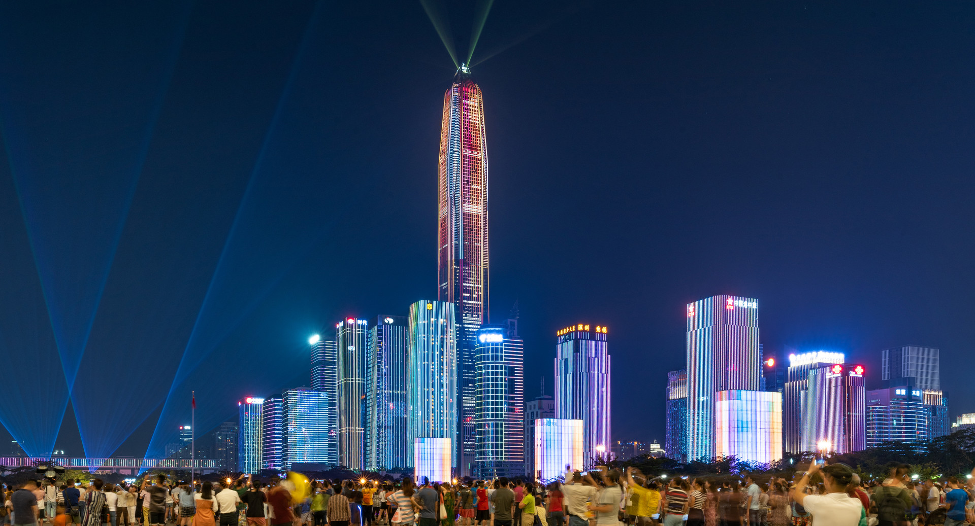 深圳市民中心灯光秀几点结束